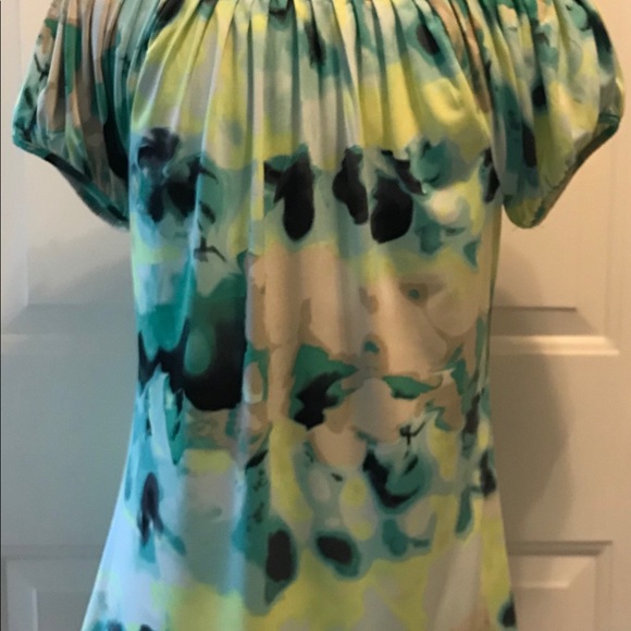 Style & Co. Floral Short Sleeve Blouse. Size S - Picture 2 of 7